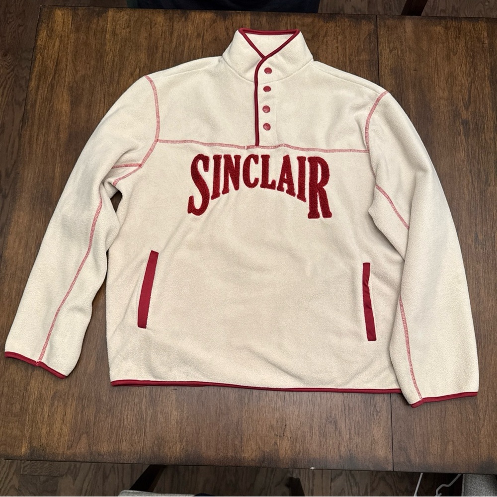 Sinclair Cream and Red Men's Pullover